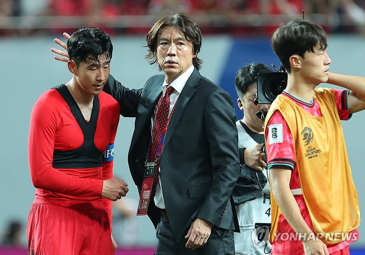 ESPN设想火箭用狄龙+亚当斯+杰夫-格林+2个首轮签交易巴特勒