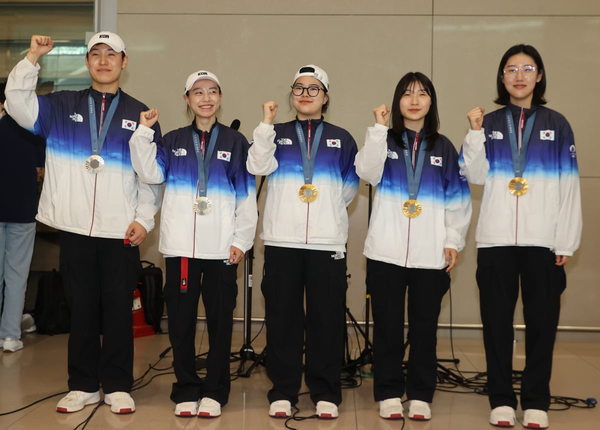 自2016年8-0拉科以来，巴萨首次西甲净胜至少7球