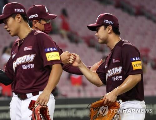 拜仁慕尼黑vs圣保利球员评分：基米希8.0分，季维加瓦5.6分