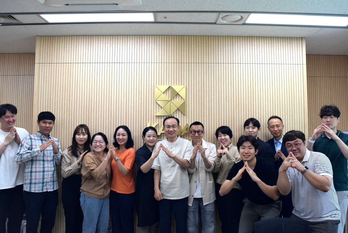 西甲战报：姆巴佩破门 贝纳德维兹传射建功 皇马3-2险胜阿拉维斯