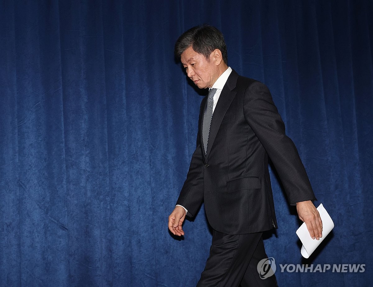 瓜迪奥拉确认罗德里重伤将休战一段时间 是否右膝十字韧带撕裂仍待评估