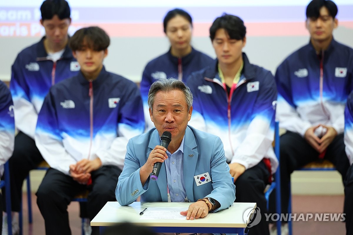 自03-04赛季以来，佩林是尤文第三位在欧冠比赛中扑点的门将